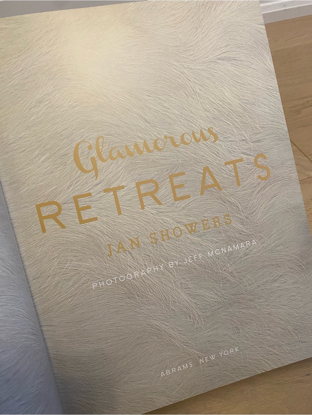 GLAMOROUS RETREATS -coffee table book